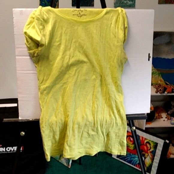 Yellow t-shirt   - Picture 1 of 1